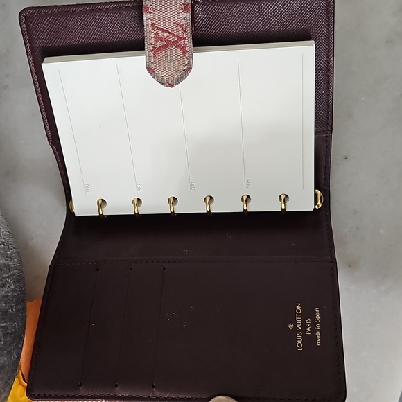 Louis Vuitton Planner - Picture 3 of 9